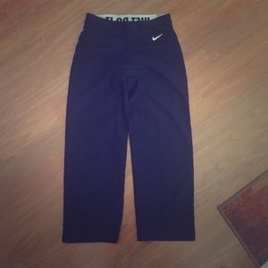 Capri Nike Dri-Fit pants