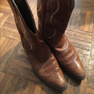 Justin cowboy boots brown size 8.5 C