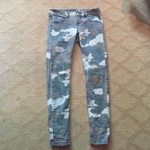 Camo Billabong jeans
