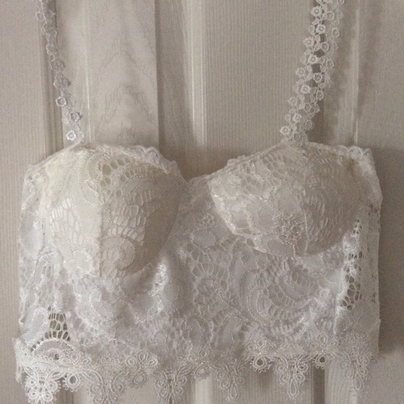 Two piece white skirt and top set - Picture 2 of 4