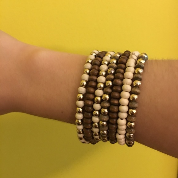 Set of wooden bracelets. - Picture 2 of 2