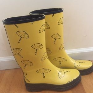 Rain boots! ☔️☔️