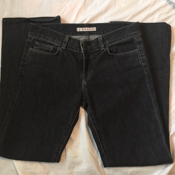 ❗️SOLD J Brand Slight Flare Jeans - Picture 3 of 4