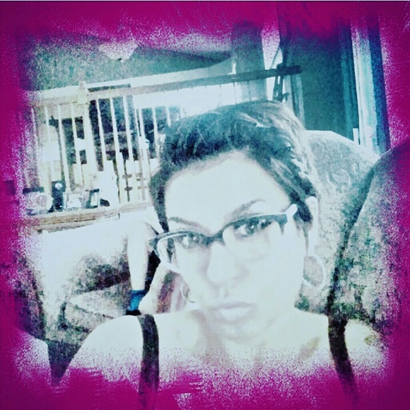 Meet your Posher, Elicia - Picture 1 of 1