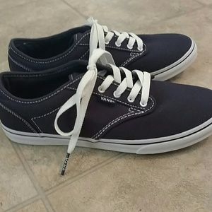 NWOT Vans navy tennies