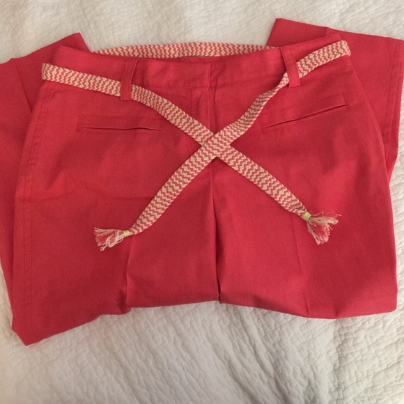 Cute capris with belt