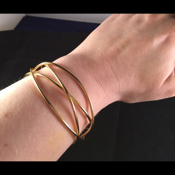 Lia Sophia gold bangle bracelet
