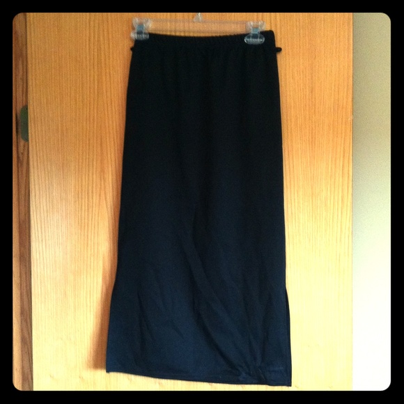 Timeless black skirt