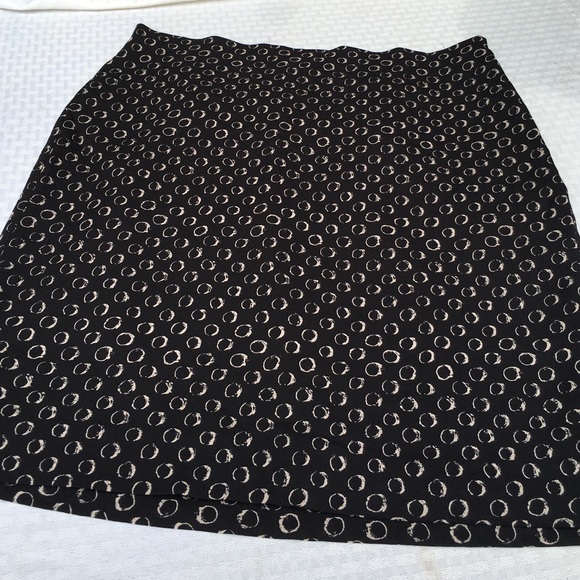 Ann Taylor skirt size 6 silk and spandex