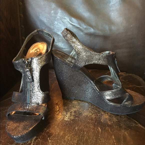 Metallic black Carlos Santana wedges