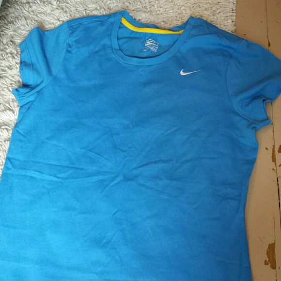 Nike performance tshirt