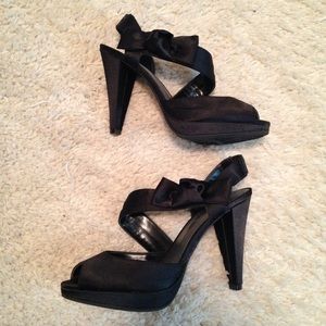 ❤️ Bow Strap Heels