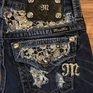 Miss Me Capris Size 24