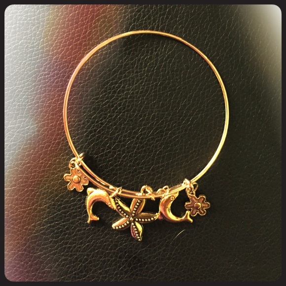 Gold Plated Dolphin Bracelet - Picture 1 of 4