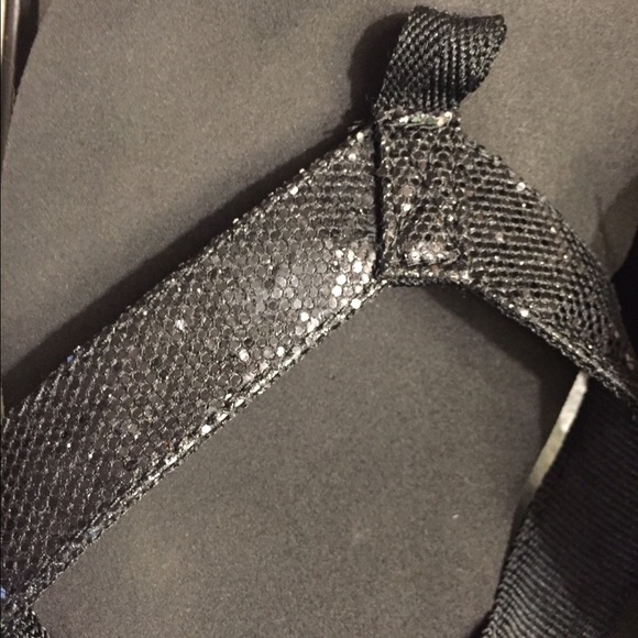 Black sparkly AE flips 8.5