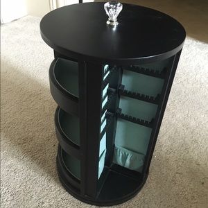Turntable jewelry rack