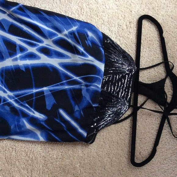 Top - Picture 2 of 4