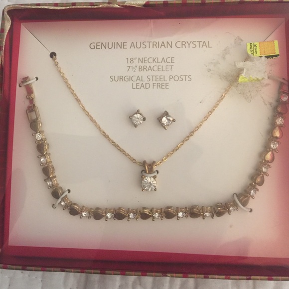 Necklace, bracelet and earring set.