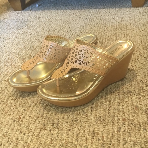 Carlos Santana tan cutout wedges size 9.5