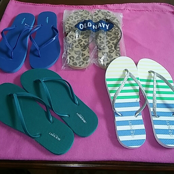 SOLD SOLD Ladies flip flops size 11