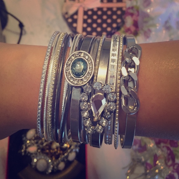 🚫🚫🚫SOLD🚫🚫🚫Bundle of bracelets