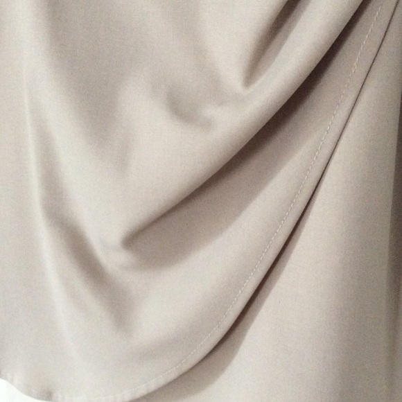 Tan skirt - Picture 2 of 4