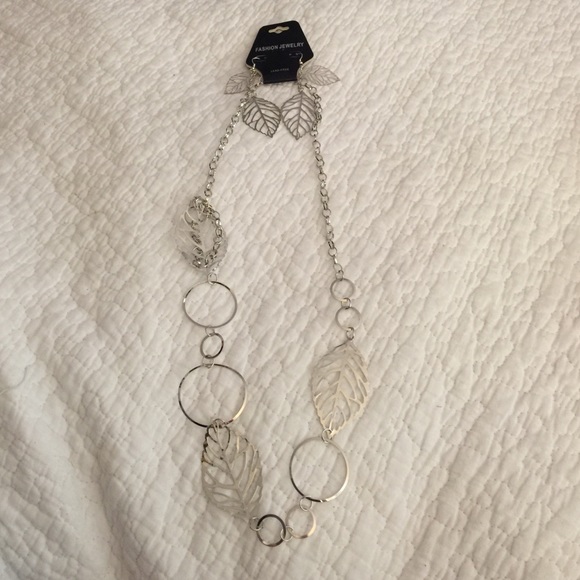 Leaf style Necklace and earring set