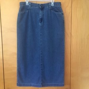 Lee blue Jean denim skirt size 12, 14, 16💙