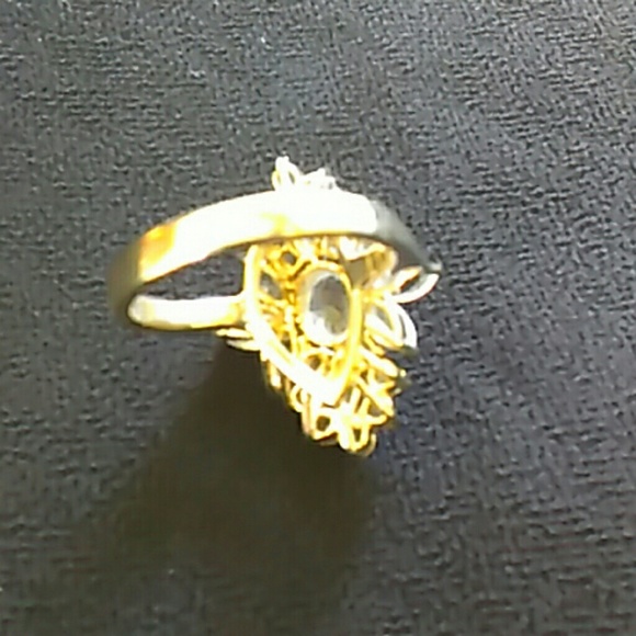 💍Exquisite Silver & Rhinestone Ring - Picture 3 of 4