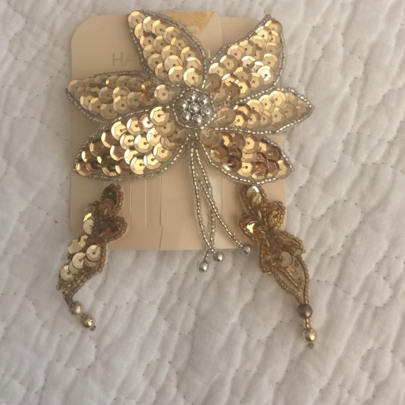 Hair barrette and earring set.