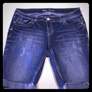 Stretchy blue jean shorts