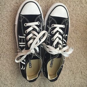 🍍one day sale🍍the 1975 converse