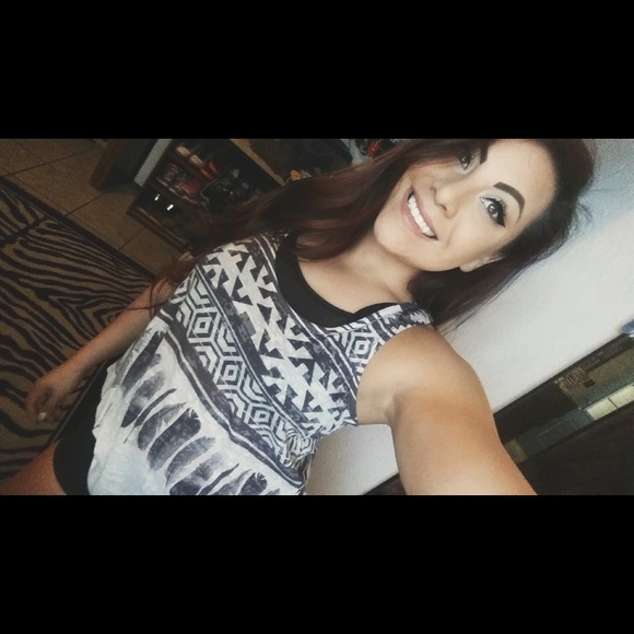 Meet your Posher, Rebeca - Picture 1 of 1