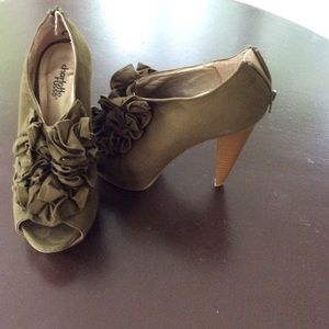 Green Ruffle Stilettos