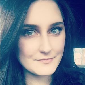 Meet your Posher, Abigail