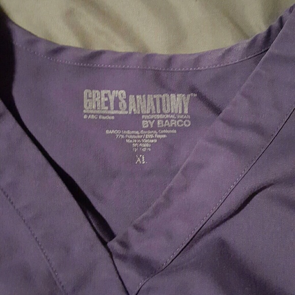SOLD Grey's Anatomy Scrubs - Picture 3 of 3