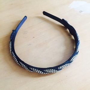 2️⃣ Jeweled Headbands