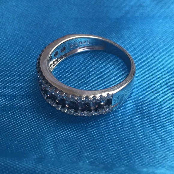 🌼Sparkly Chocolate "Diamond" CZ Band Ring - Picture 4 of 4