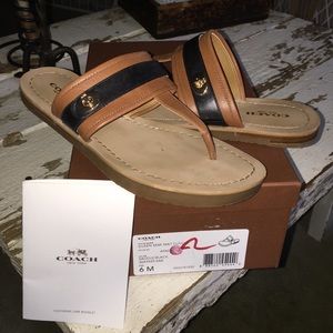 Coach Eileen size 6 saddle/black sandal