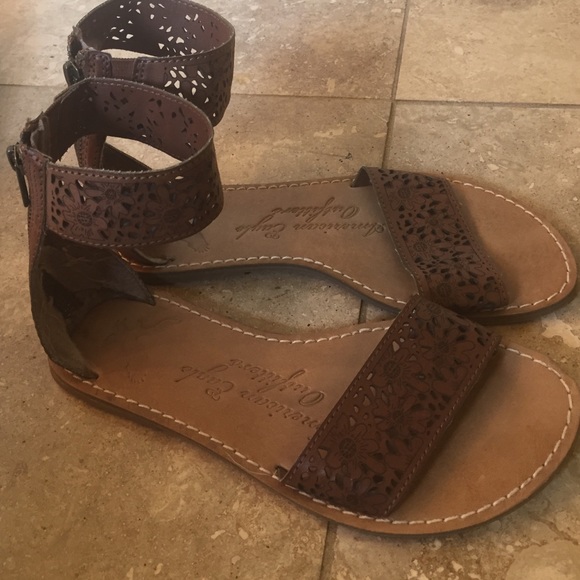 American Eagle sandals