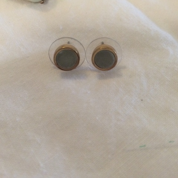 post earrings - Picture 2 of 3