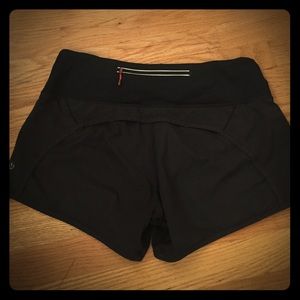 ✨LULULEMON FOUR WAY STRETCH SHORTS✨