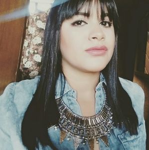 Meet your Posher, Perla