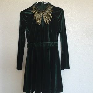 Wow this dress is crazy beautiful