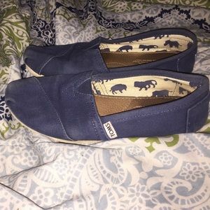 toms