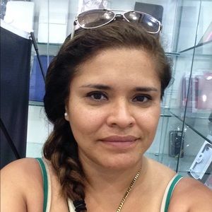 Meet your Posher, Gabriela