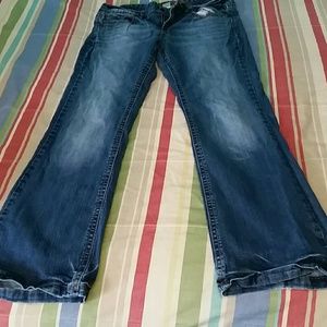 Maurices jeans