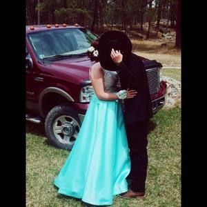 Meet your Posher, Lacey