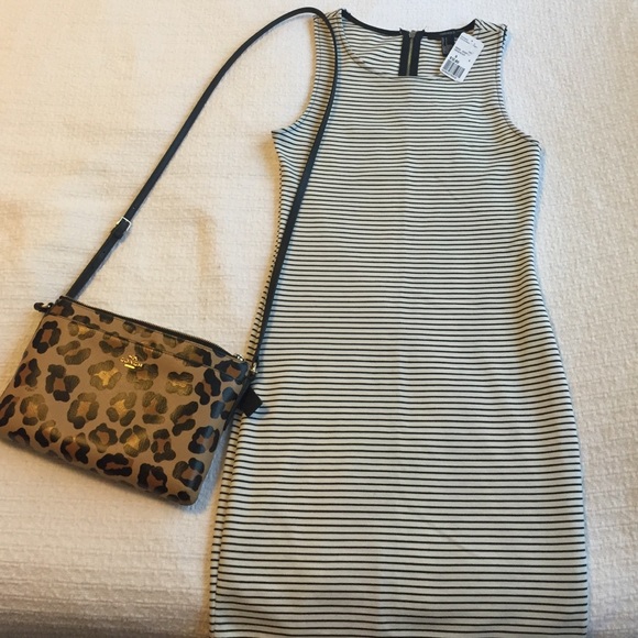 Forever 21 Dresses & Skirts - NWT Forever 21 body con mini stripe dress