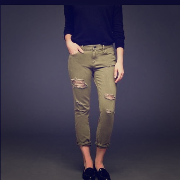 Gap 1969 girlfriend jeans!!